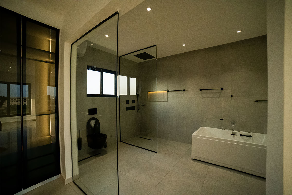 GGL residence — primary bath